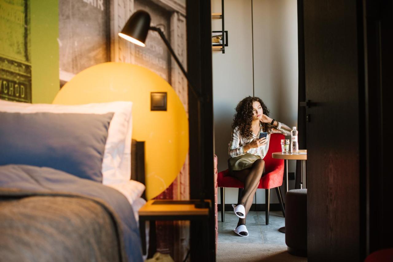 !Fest Hotel Lviv Bagian luar foto