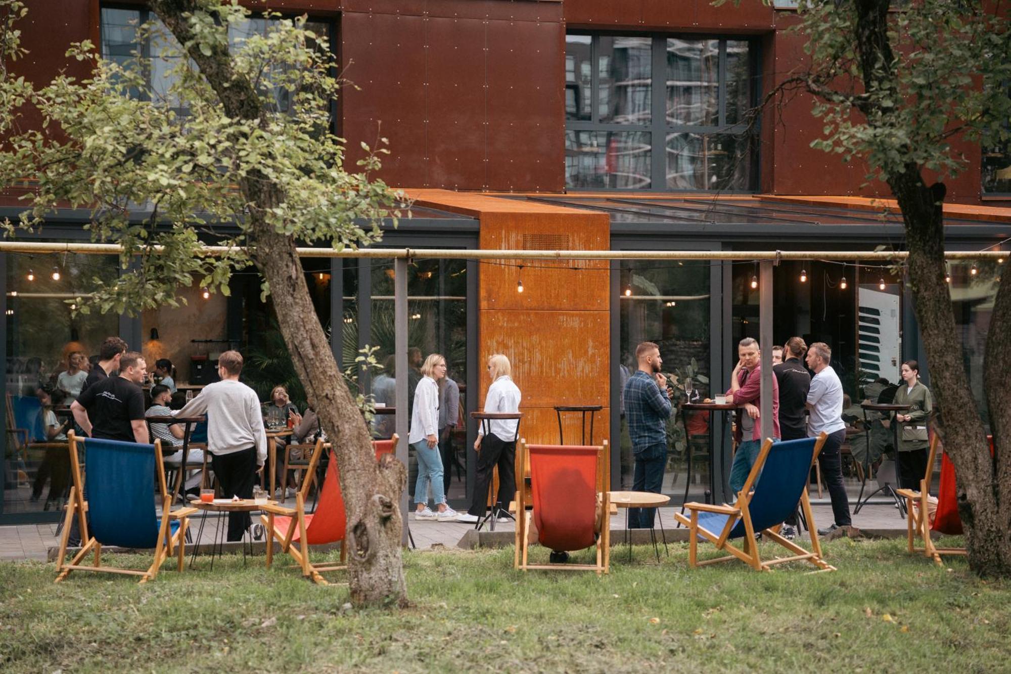 !Fest Hotel Lviv Bagian luar foto